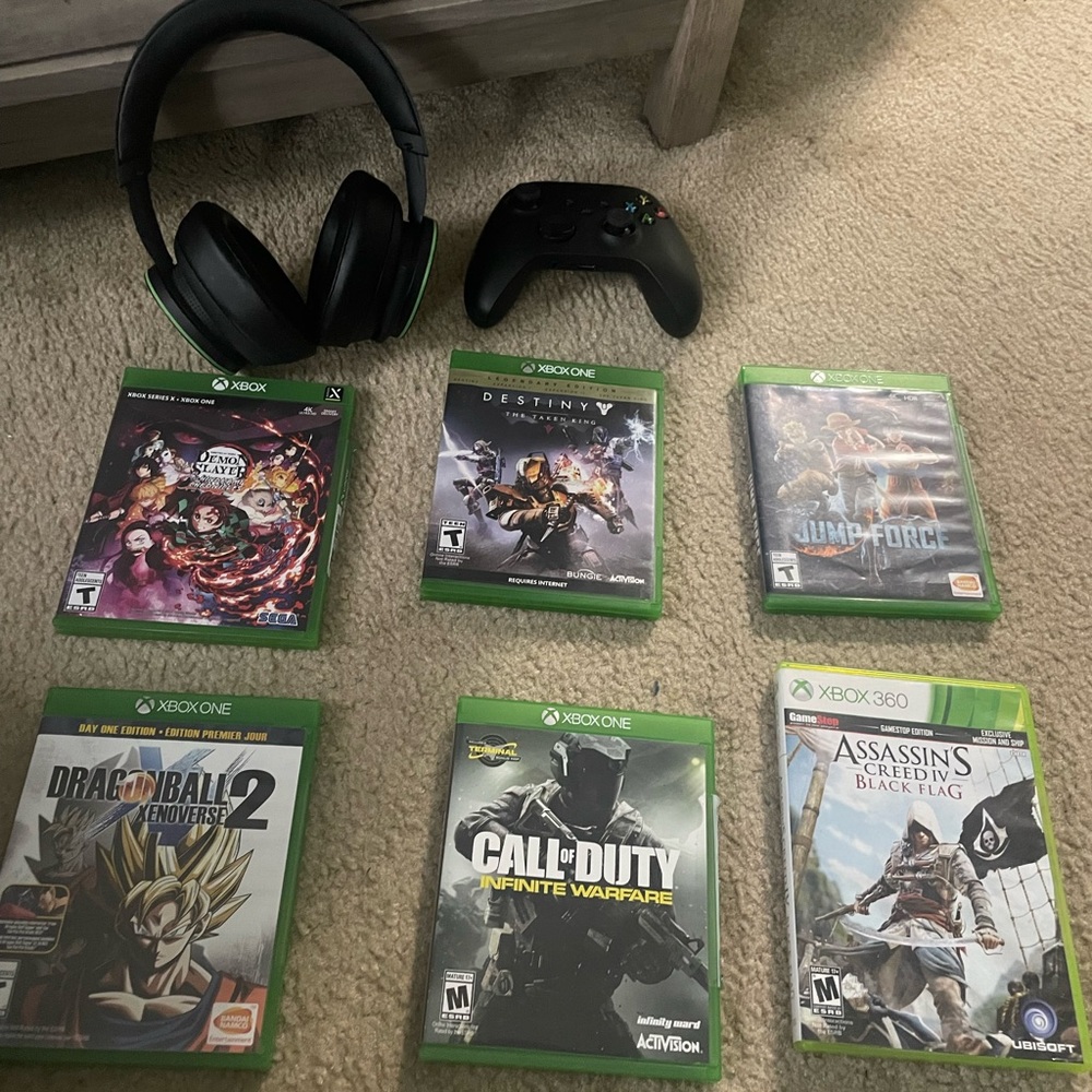 Xbox Wireless headset + xbox wireless controller with 6 games.